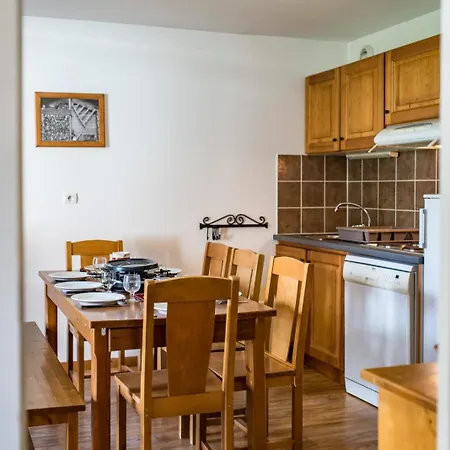 For 6 To 8 People In 5-min Walk From The Slopes דירה *